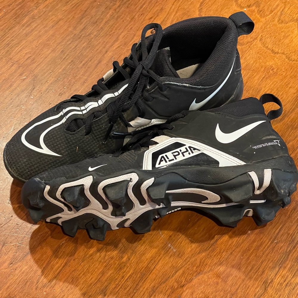 Nike football cleats size 7